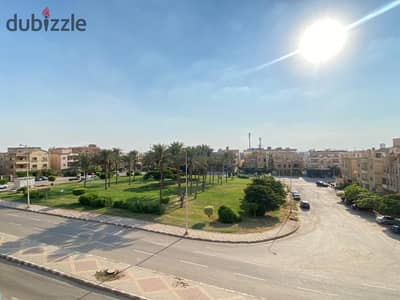 من المالك شقه بحري للبيع 235 م 4 غرف نوم بحري بالكامل  استلام فوري فيو جاردن مفتوح في البنفسج بجوار waterway بجانب الرحاب