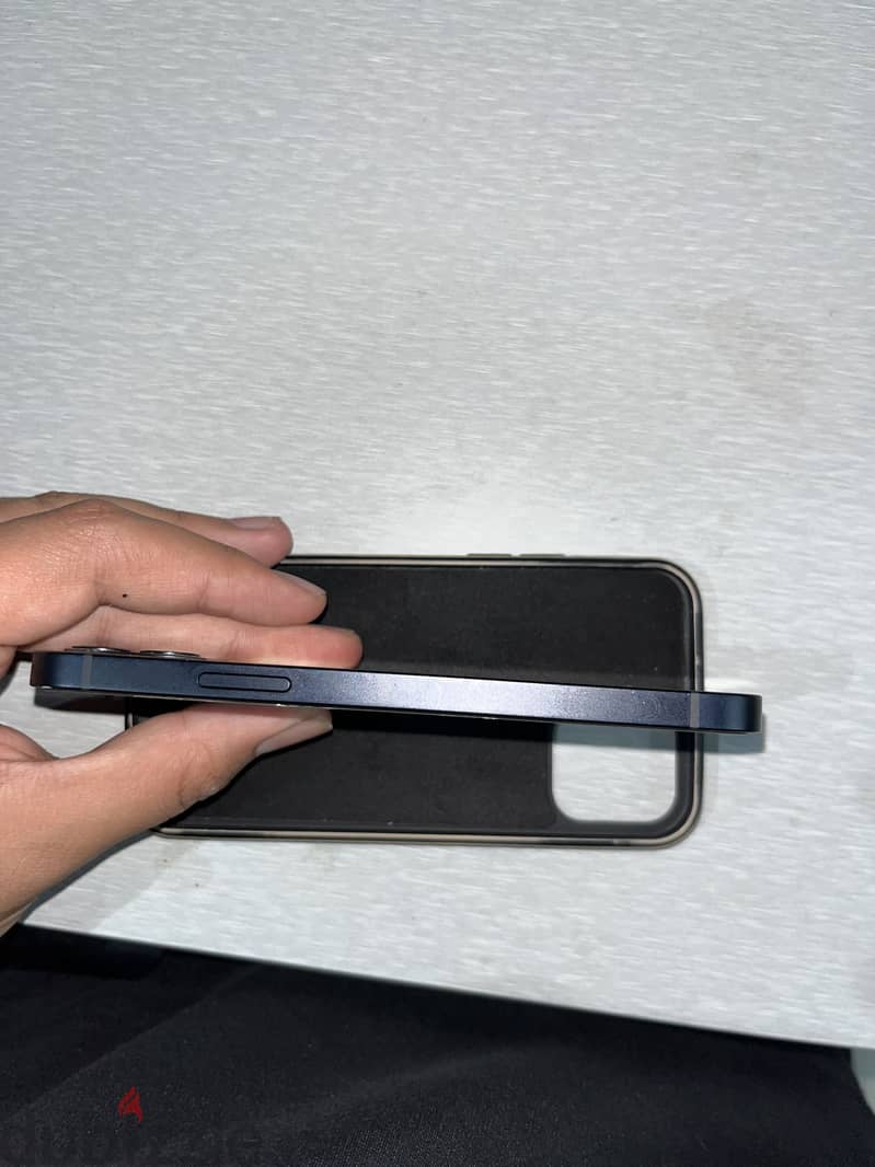 Apple - iPhone 12 3
