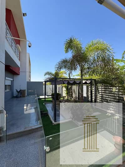 Ready-to-move-in villa for sale in Madinaty with an open view and a prime location directly on the wadi (seasonal stream). Ultra-super-luxurious finis