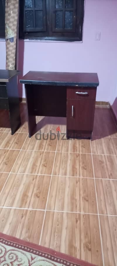 مكاتب للمذكره مقاس 50×90 للبيع  الحي الاول الاتنين مع بعض