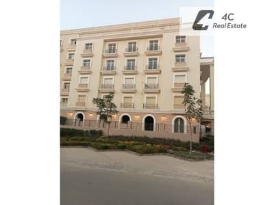 للبيع باقل من سعر الماركت شقه بجاردن خاص open view ريسيل فوري بكمبوند هايد بارك التجمع الخامس Very prime location. Water features
