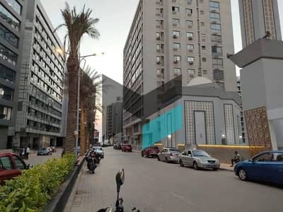 شقة للبيع في كمبوند وان قطامية، 155 متر مربع، 3 غرف نوم، الدور الخامس، فيو مفتوح على الدائري.