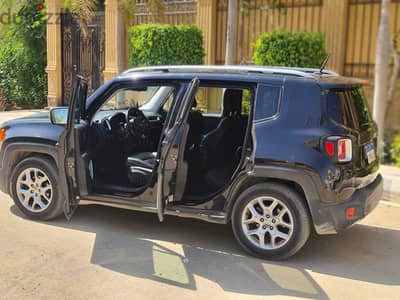 Jeep Renegade Limited 2017 – 105,000 KM – Excellent Condition