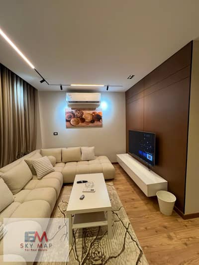 A unique opportunity for those with discerning taste: a fully furnished studio for rent in Madinaty (B12). This is a first-time rental featuring "supe