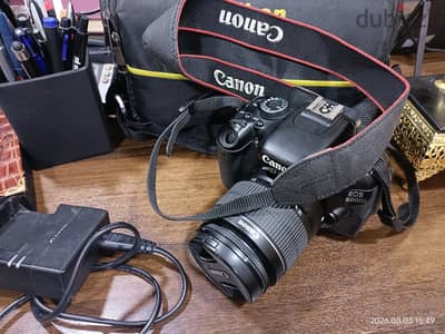 Canon EOS 600D + عدسة 18-55mm kit