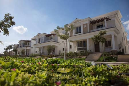 Ali received the key for an immediate apartment in Mountain View – the best location in Sheikh Zayed