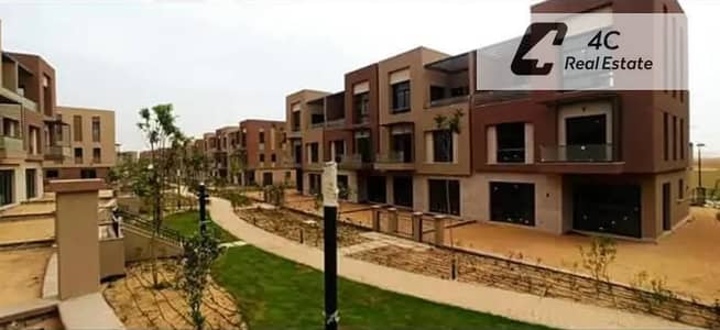 Under market price Townhouse corner 258 m for sale READY TO MOVE view landscape prime location in District 5