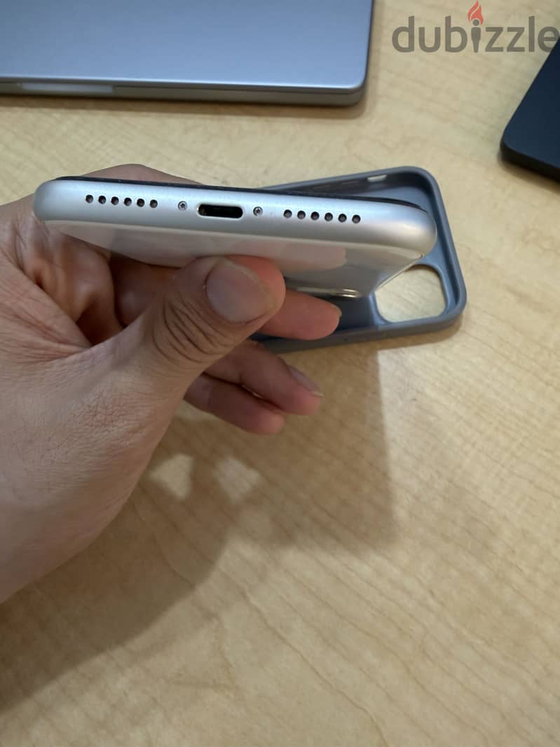 Apple - iPhone 11 1