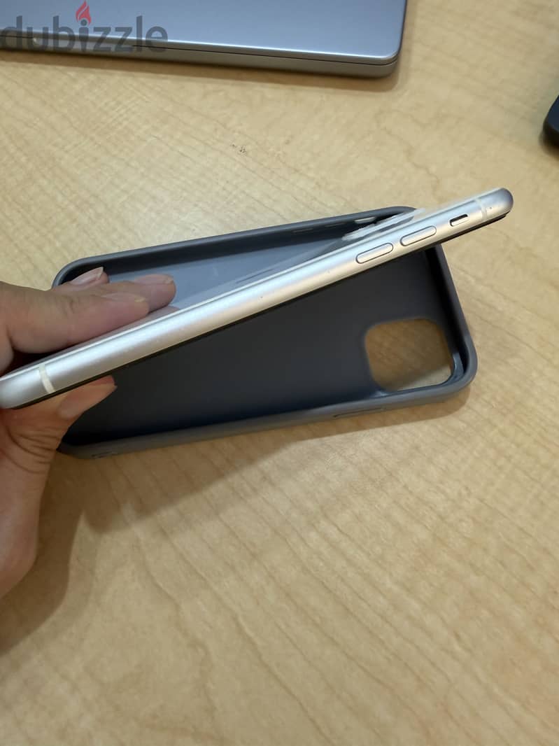 Apple - iPhone 11 2