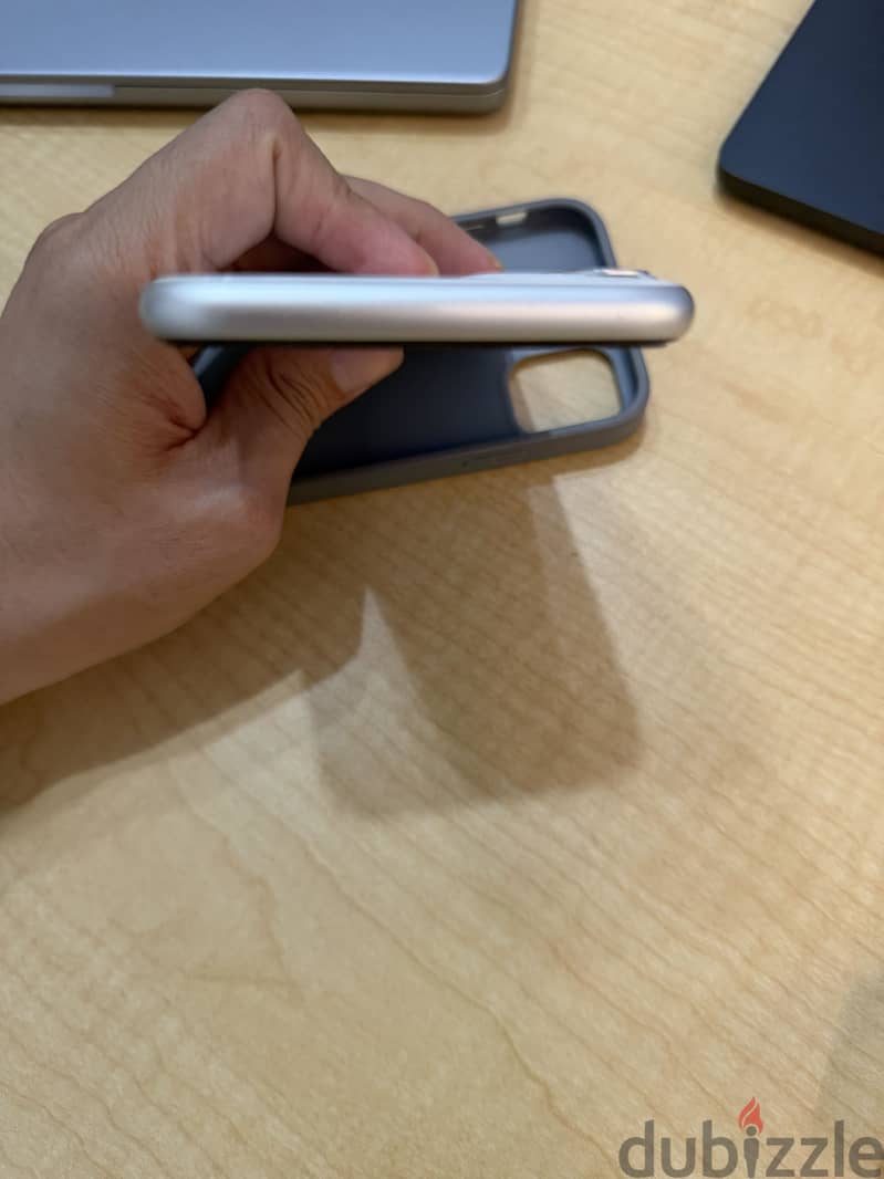 Apple - iPhone 11 4