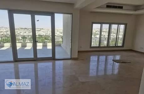 بنتهاوس فاضي  378 متر للايجار بالمطبخ والتكييفات في كمبوند كايرو فيستيفال سيتي في التجمع الخامس بالقرب من شارع التسعين