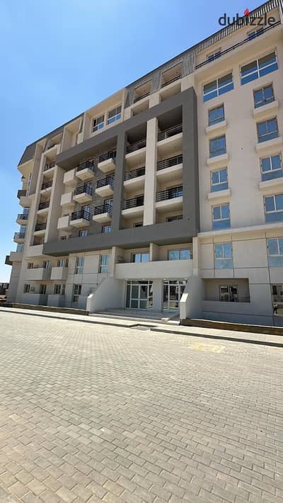 شقة للبيع متشطبة بالكامل في كمبوند ذا لوفت – العاصمة الإدارية الجديدة