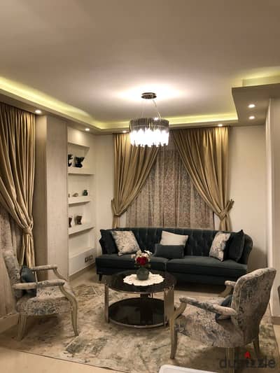 شقة للايجار مفروشة اول سكن فرش مودرن راقي بارقي فيلات الحي الخامس بالقرب من جميع الخدمات التجمع