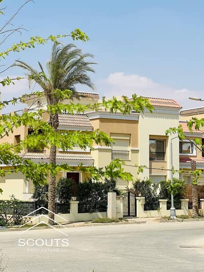 Villa for sale, 212 sq m, 3 floors, with a spacious garden and landscape view in Sarai Compound, Fifth Settlement, next to Madinaty, in a prime locati
