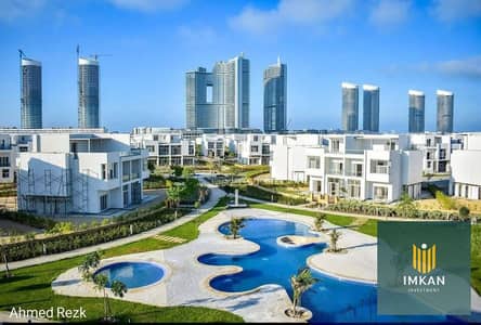 شاليه فندقي للبيع على البحر بفيو فيلات بمقدم 5% بالتقسيط على 12 سنه في مزارين في العلمين الجديده بفيو ابراج العلمين و الحي اللاتيني و الداون تاون