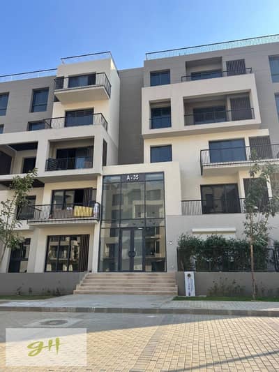 شقة مع جاردن متشطبه بالكامل مع مطبخ للبيع في سوديك إيست الشروق Sodic East AL Shorouk City