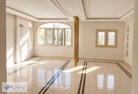 Full floor, vacant, ultra-super-lux finished, 450 sq m, available for residential and commercial rent in District 3/4, Fifth Settlement.