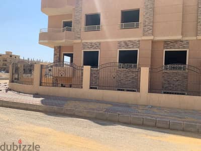شقة في القرنفل 200 متر