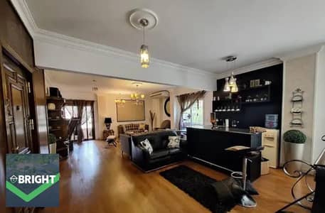 Offered at a great price: a 300m² duplex with a 150m² garden. Ready for immediate delivery and finished to an ultra-luxurious standard, featuring a pr