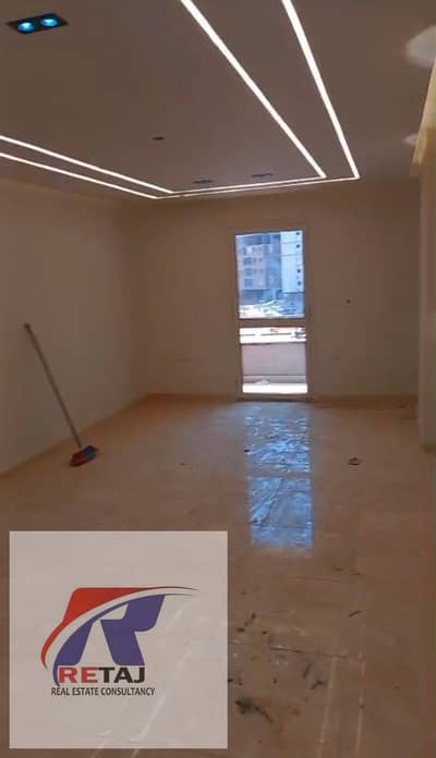 Apartment for sale in New Oasis, Nasr City, 131 sq m  -Note: Electricity is currently being used  -Number of floors: 3 with elevator