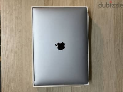 Macbook air m1 7 cycles almost new