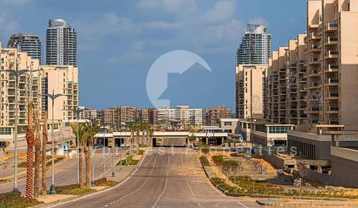 استلام فورى شاليه 3 غرف نوم للبيع متشطب بالكامل باقساط تصل 5 سنوات اطلاله على البحر فى العالمين الجديده فى الساحل الشمالى