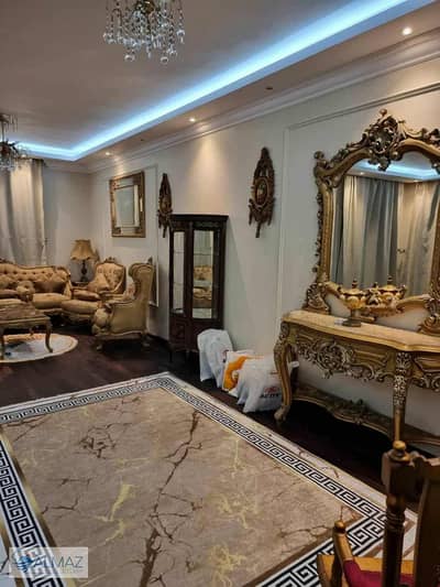 شقة مفروشة مميزة 225 متر للايجار في البنفسج عمارات في التجمع الاول يقع على مقربة من محور محمد نجيب ومحور السادات