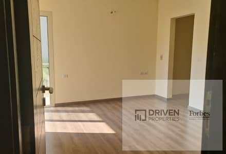 فيو حمام السباحة شقة للبيع متشطبة بالمطبخ والتكييفات في كمبوند ذا أدرس الشيخ زايدThe Address Compound Sheikh Zayed