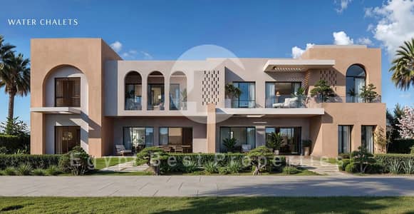 بخدمه فندقيه نوبا شاليه 3 غرف نوم للبيع باطلاله بحر بافضل تقسيمه اقساط تصل الى 8 سنوات فى اوجامى فى راس الحكمه فى الساحل الشمالى