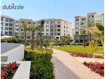 شقه للبيع 246 متر في Hydepark القاهره الجديده دور تالت 4 غرف