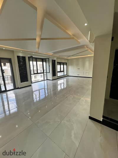 For rent in Eastown  an ultra super luxuriously finished duplex including kitchen and AC Located directly on South 90th Street close to the AUC
