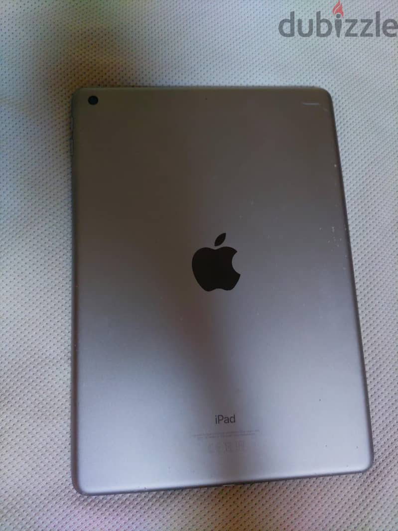 Ipad 6th generation 32gb 1