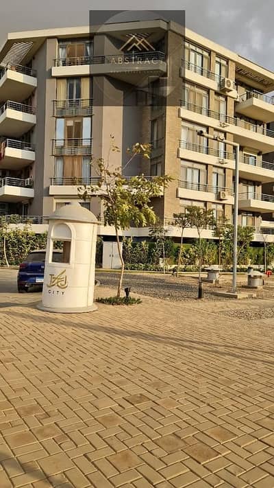 شقة غرفتين للبيع في Taj City القاهرة الجديدة على طريق السويس بجوار أكاديمية الشرطة | موقع مميز | كمبوند متكامل | مقدم 5% وتقسيط حتى 10 سنوات