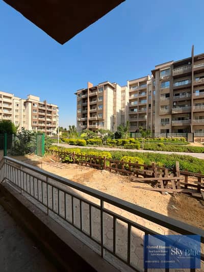 شقة للايجار فى  كمبوند وصال ريزيدنس فى الشروق  170 متر دور ارضي