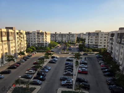 شقه للبيع في مدينتي باجدد المراحل B10 الشقه 140متر 3غرف وحمامين ومطبخ وريسبشن كاملة المرافق كهربا ومياه وغاز طبيعي وانترنت واسانسير خالصه جميع الاقساط مطلوب 7مليون و600 الف معاينه اي وقت المفتاح بالمكتب للتواصل01017251574