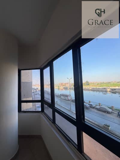 Office headquarters for sale 190 meters in Benha directly on the Nile, five rooms, super lux finishes, and a panoramic glass facade.