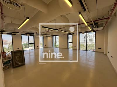 مكتب  متشطب مميز للايجار بافضل سعر في هايد بارك  Hyde Park ب مساحة 125 متر - الجولدن اسكوير- التجمع الخامس 5th settlement- القاهرة الجديدة