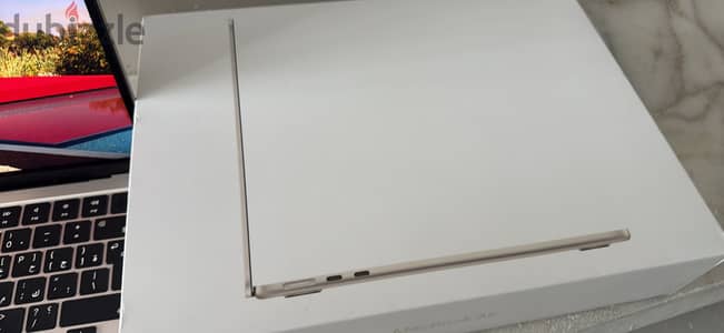 MacBook Air M2 , Battery 100% , 8g Ram , 2 Cycle Counts ,13 inch