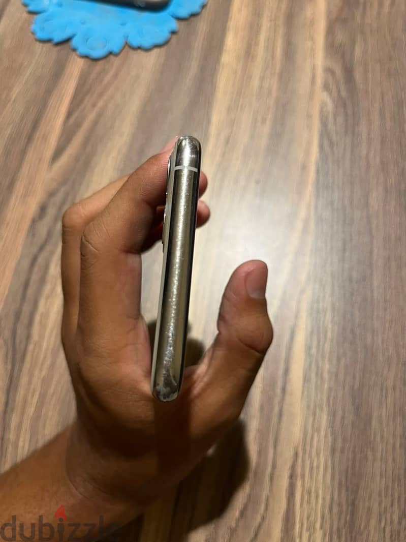 Apple - iPhone 11 Pro Max 2