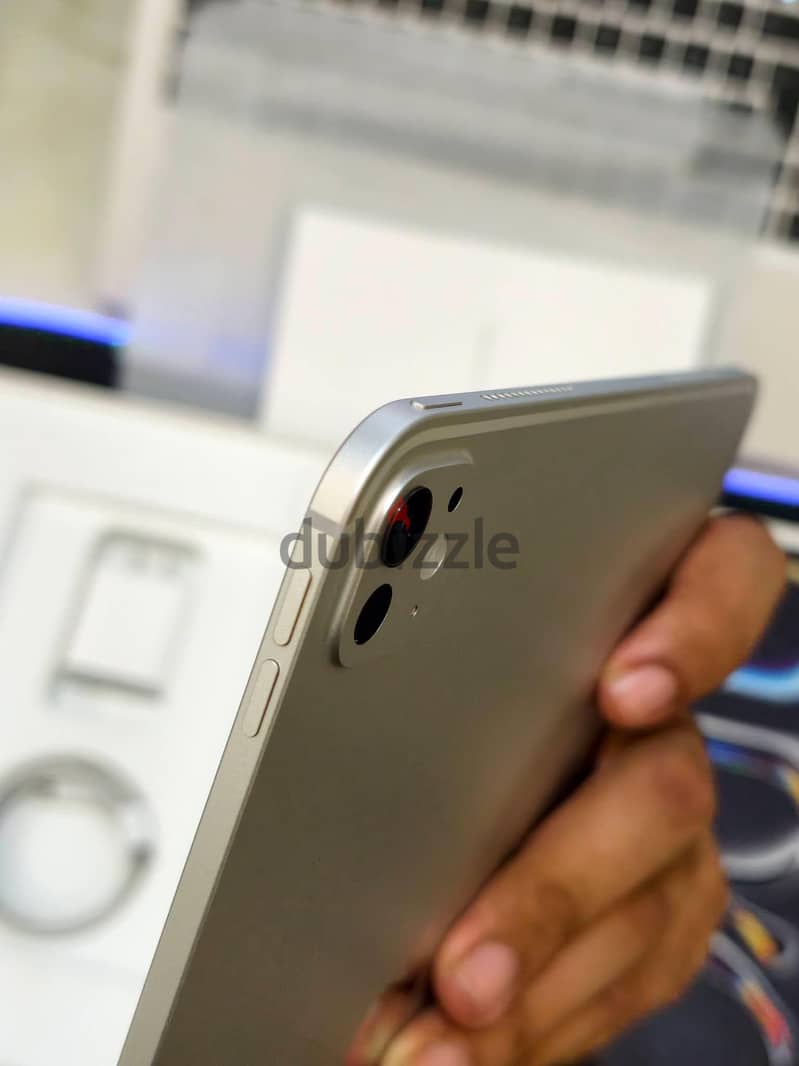 Ipad pro 11 inch M5 6