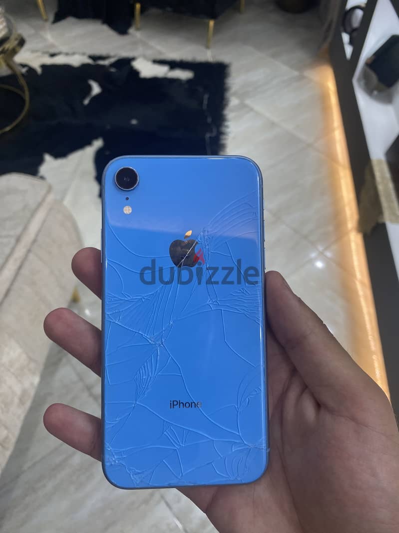 Apple - iPhone XR 4