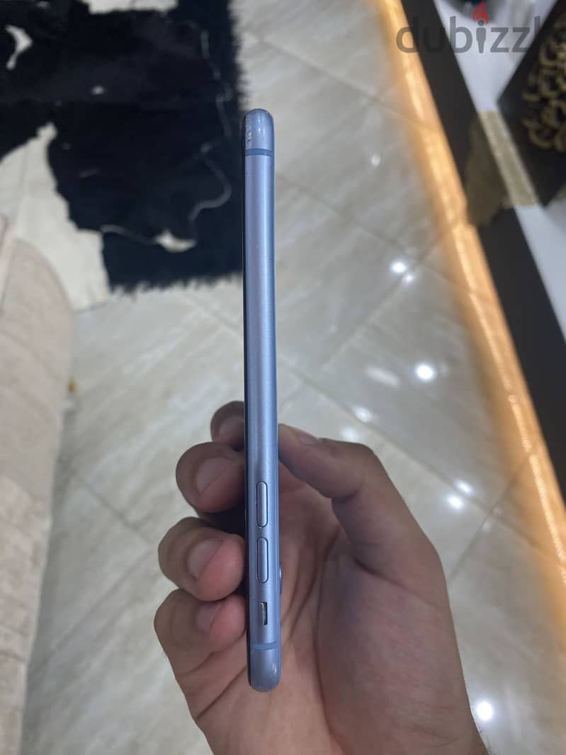 Apple - iPhone XR 5