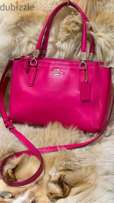 Original coach cross bag used in an excellent condition Original coach cross bag used in an excellent condition