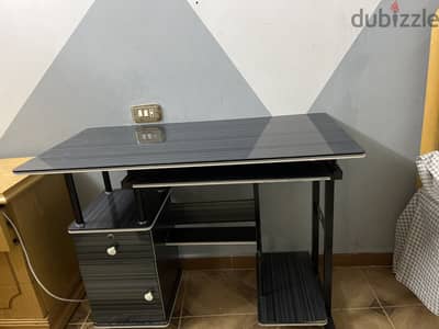مكتب كمبيوتر