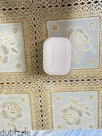للبيع AirPods Pro الجيل الأول الأصلية (Original Apple).