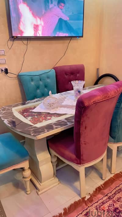 سفره مودرن بحاله جيده جدا