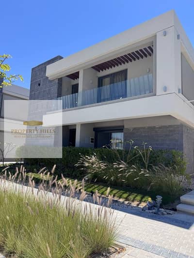 At the lowest price in the market, a finished chalet for immediate delivery for sale directly on the beach at La Vista Ras El Hikma
