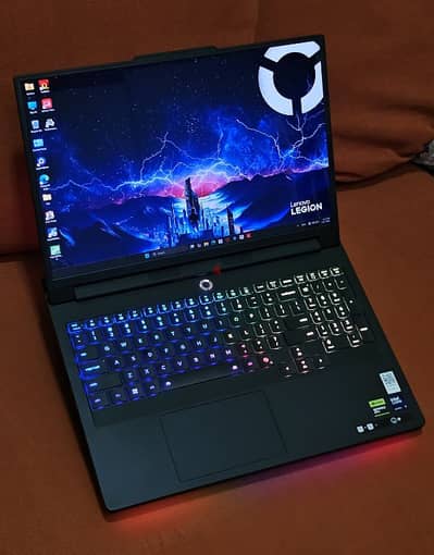 Lenovo Legion Pro 7 Ultra 9 RTX 5080 16GB