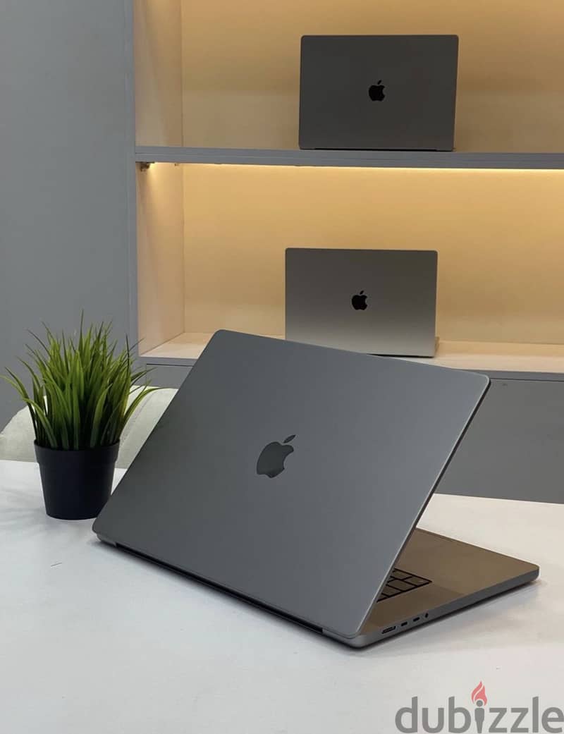 Macbook Pro M2 Pro 16 inch 2023 1