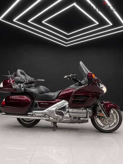 Honda Gold-wing GL1800 — 2006 — 42,000mile